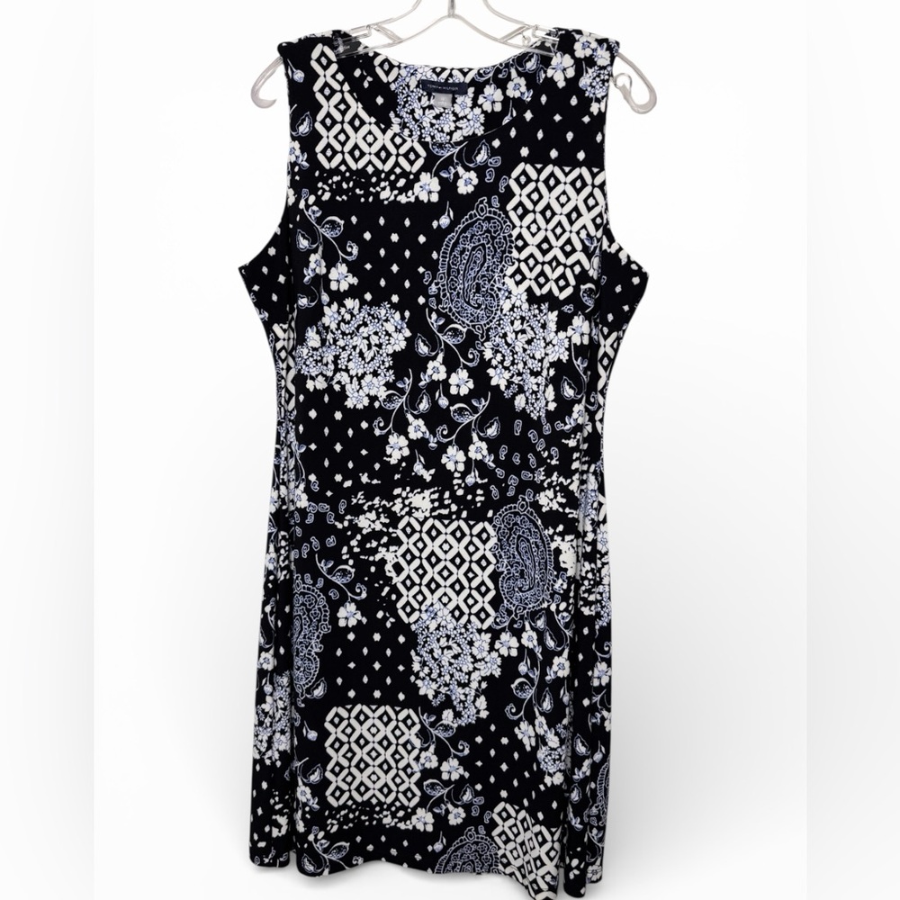 Tommy Hilfiger Women’s Size 12 Sleeveless Shift Dress Black Floral Fall Wardrobe